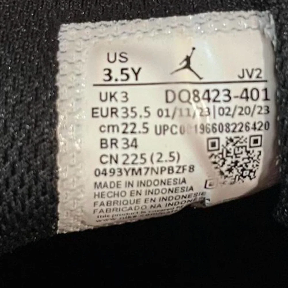 Kids Nike Air Jordan 1 Mid Trainers Sneakers in Black & Light Blue